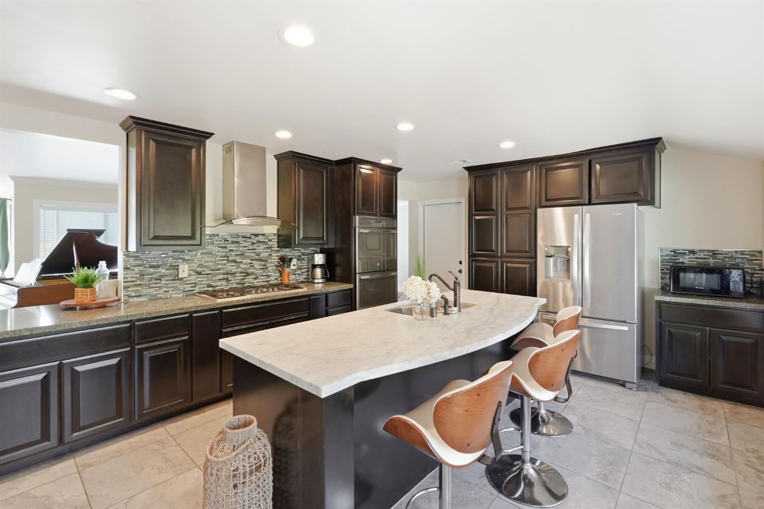 1700 Rolling Hills Road Sacramento, CA 95864 - Photo 5 of 65