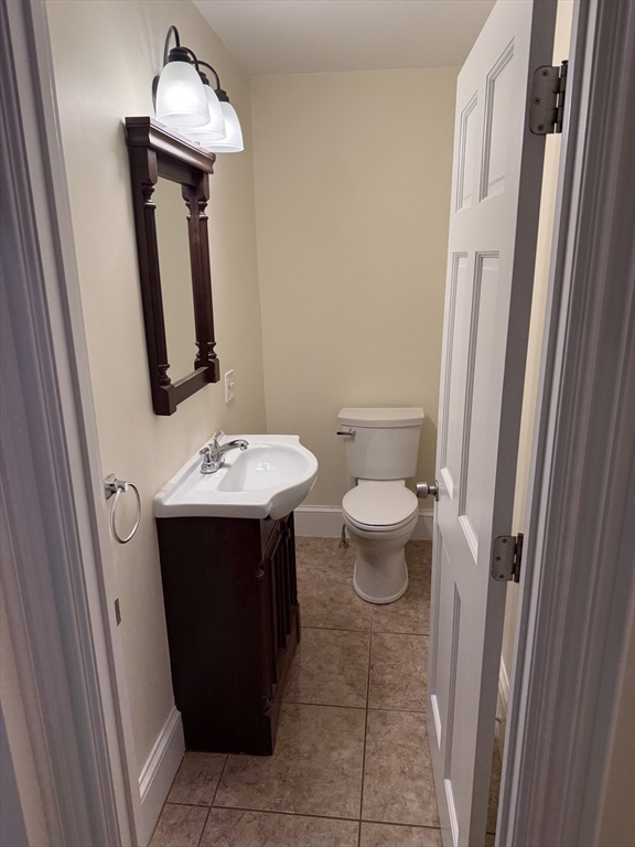 14 Whitford Street Boston, MA 02131 - Photo 6 of 27