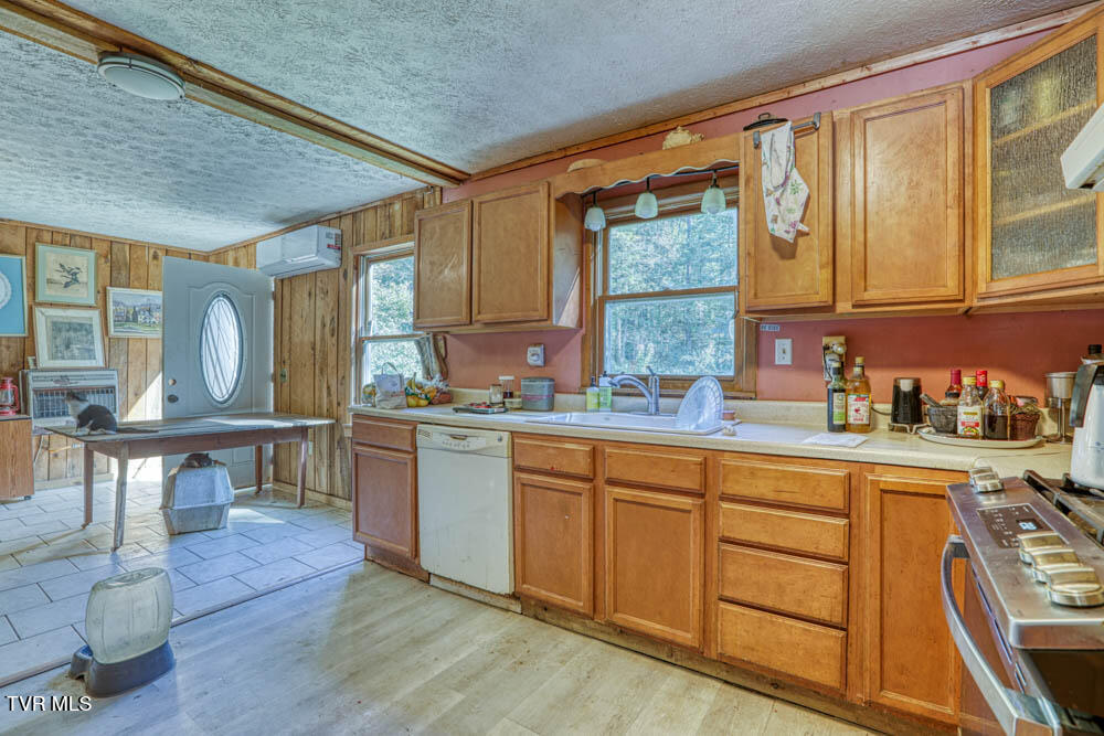 385 Sulphur Springs Road Rogersville, TN 37857 - Photo 11 of 57 385 Sulphur Sprg. Rog MLSb (9 of 25)