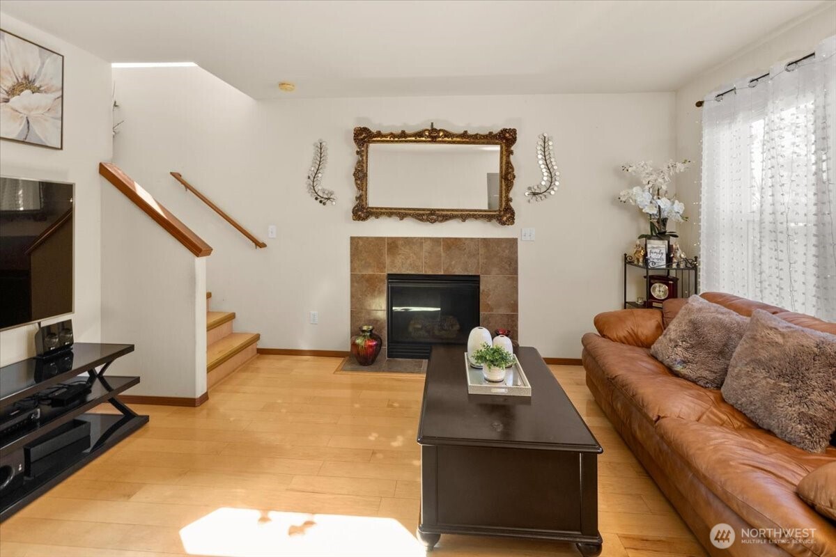 10050 19th Avenue Southwest Seattle, WA 98146 - Photo 11 of 26