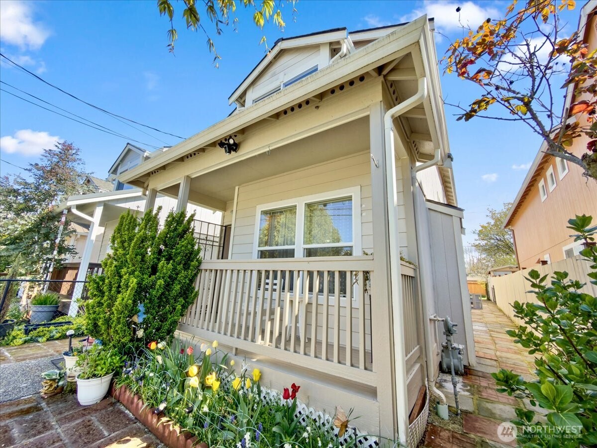 10050 19th Avenue Southwest Seattle, WA 98146 - Photo 3 of 26
