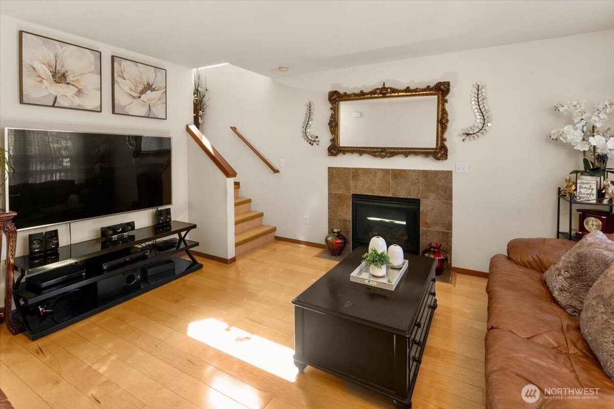 10050 19th Avenue Southwest Seattle, WA 98146 - Photo 10 of 26