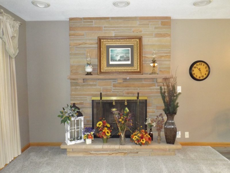 340 Tree Lane Prophetstown, IL 61277 - Photo 7 of 30 a view of a entryway with a fireplace