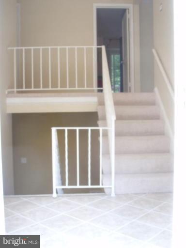 9305 Locksley Road Fort Washington, MD 20744 - Photo 4 of 29 Entrance / Foyer