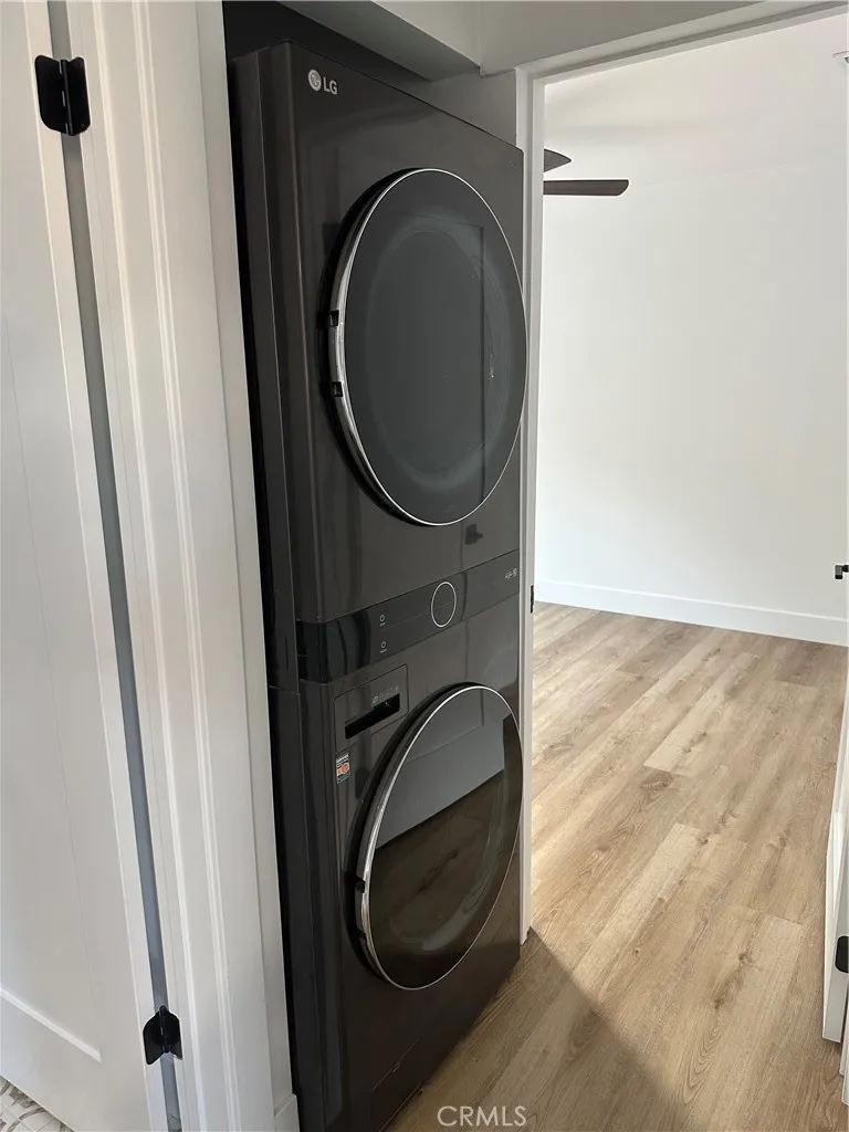 632 Truly Vista, Unit 634 Vista, CA 92084 - Photo 23 of 73 a utility room with dryer and washer