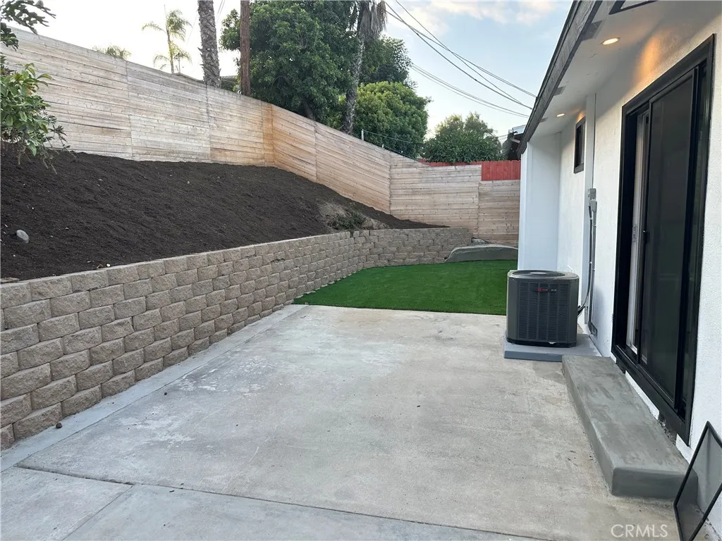 632 Truly Vista, Unit 634 Vista, CA 92084 - Photo 61 of 73 a view of a back yard of the house