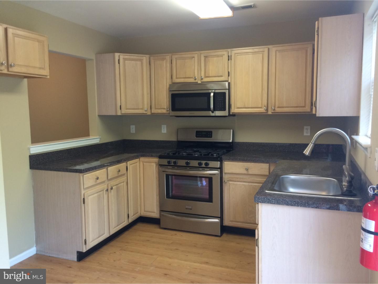 722 Rutland Court Sewell, NJ 08080 - Photo 4 of 25