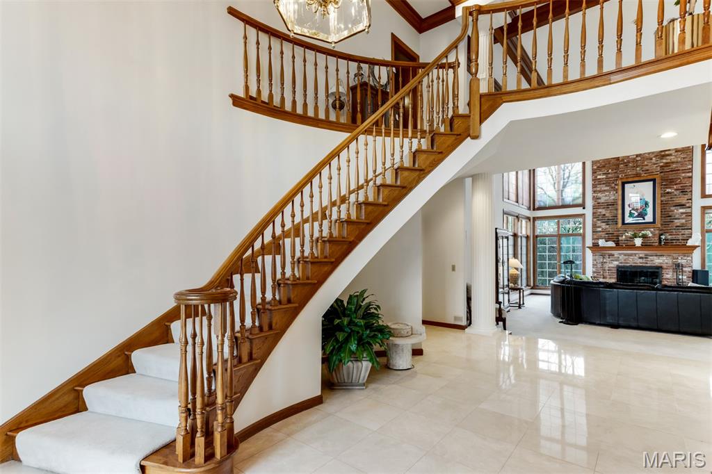 6 Kingspointe Lake Court Chesterfield, MO 63005 - Photo 12 of 20