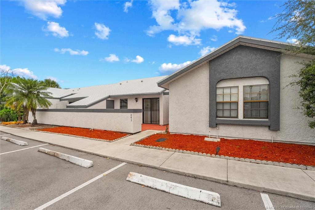 241 Southwest Sterret Cir  