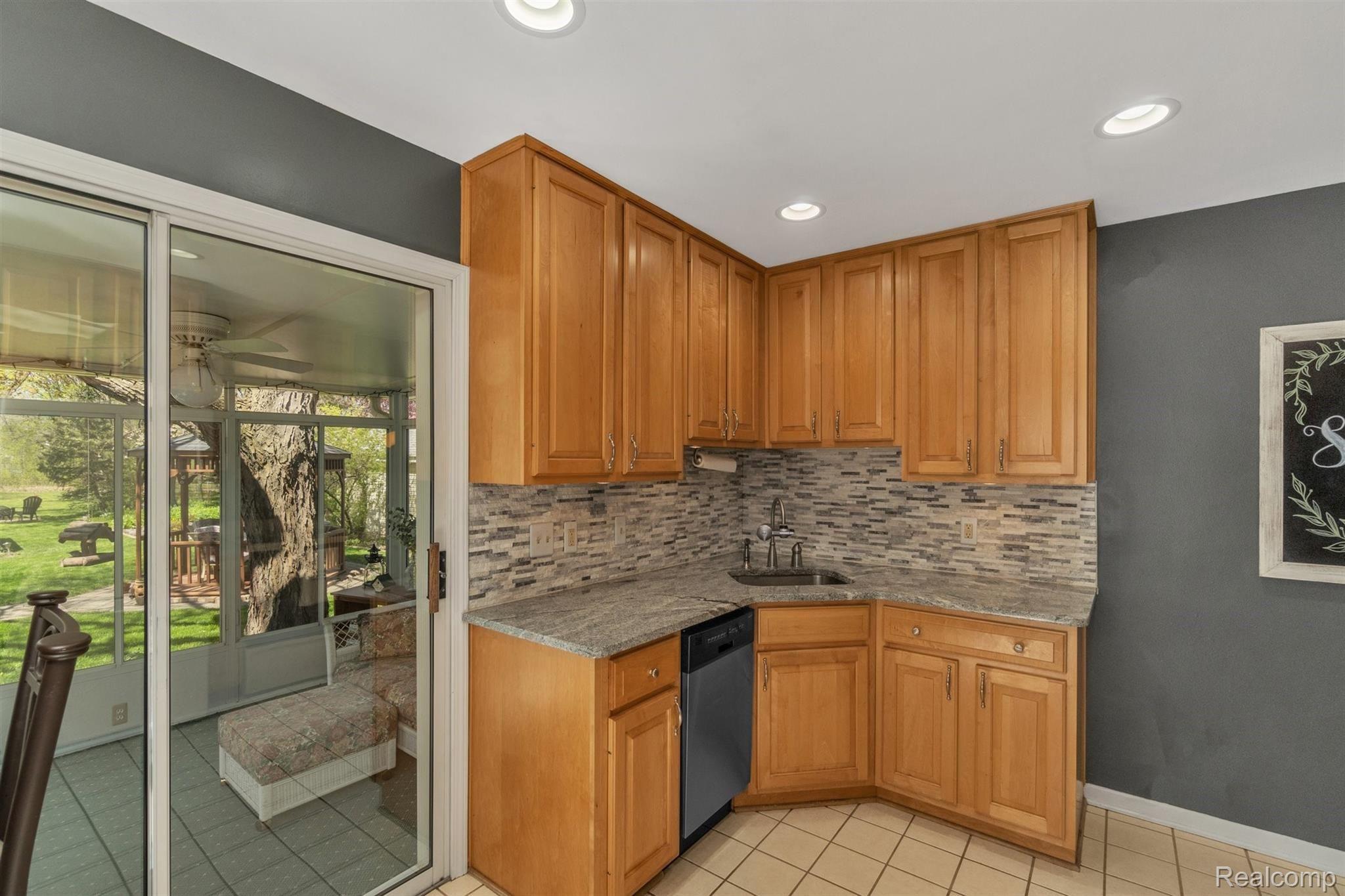 3115 Harvard Road Royal Oak, MI 48073 - Photo 11 of 34 Kitchen