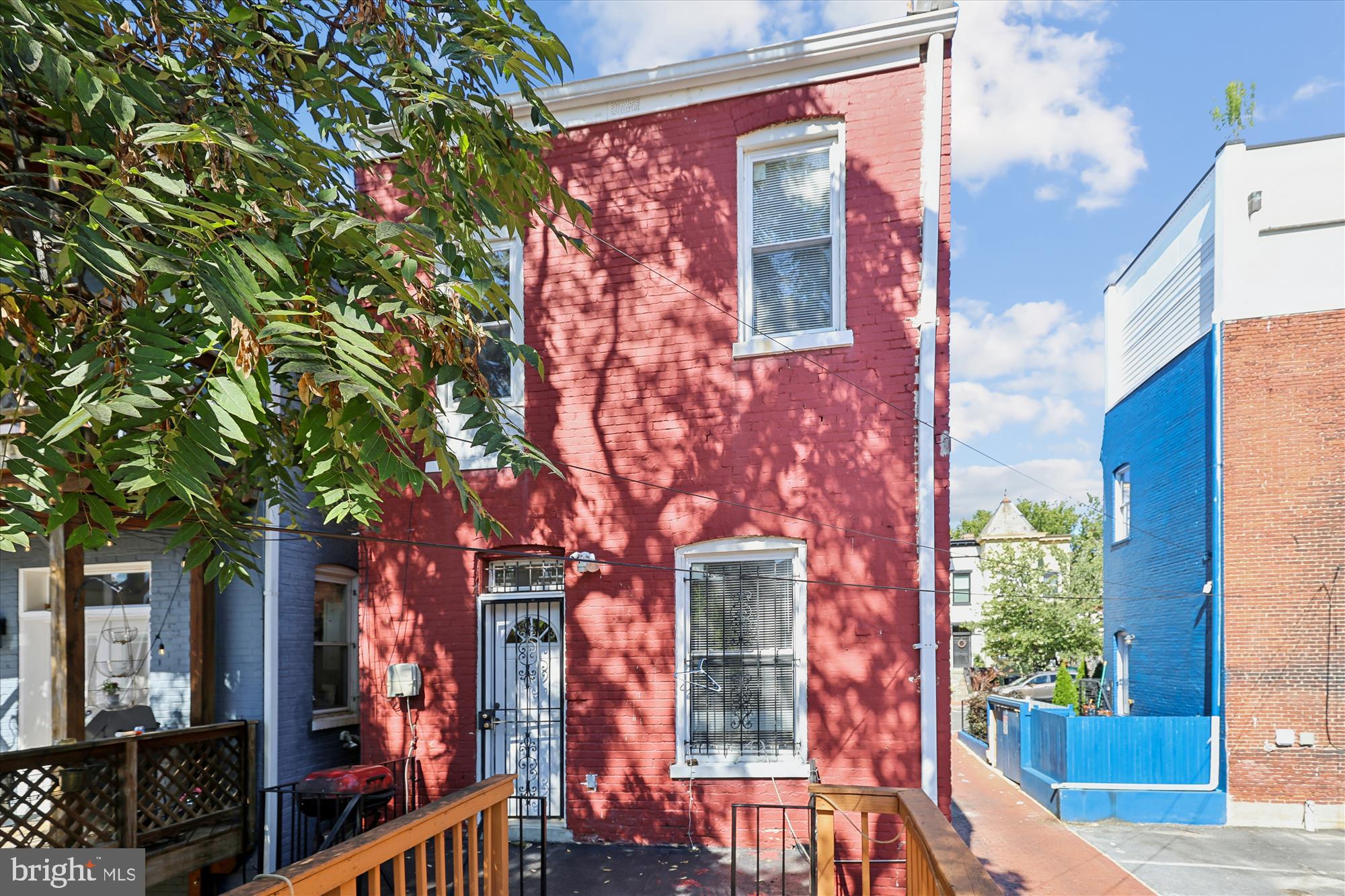 14 Seaton Place Northwest Washington, DC 20001 - Photo 40 of 46 a front view of a house