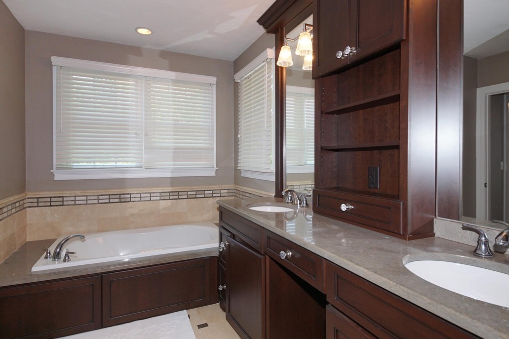 43 Rustic Drive Worcester, MA 01609 - Photo 17 of 29 Gallery Image 17