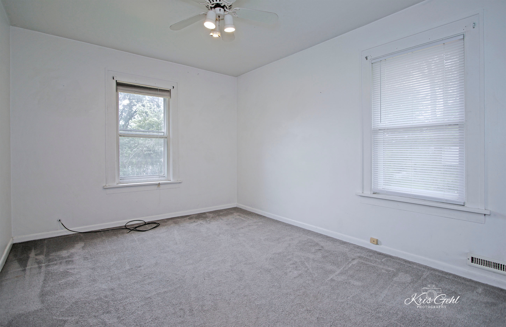 1038 Ferndale Street Gurnee, IL 60031 - Photo 13 of 24 an empty room with windows