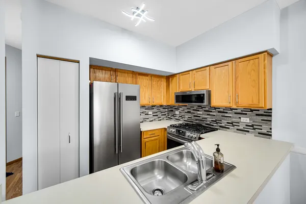$2,400 | 14857 West Victoria Crossing, Unit 14857, Lockport, IL 60441