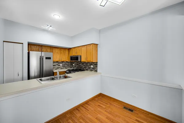 $2,400 | 14857 West Victoria Crossing, Unit 14857, Lockport, IL 60441