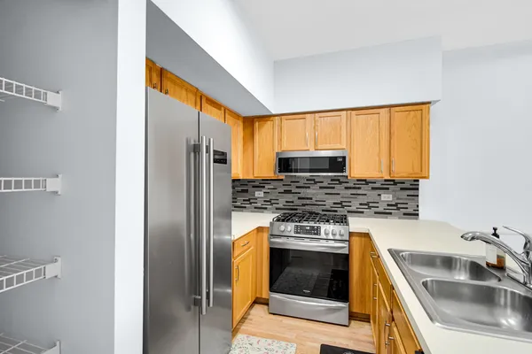 $2,400 | 14857 West Victoria Crossing, Unit 14857, Lockport, IL 60441