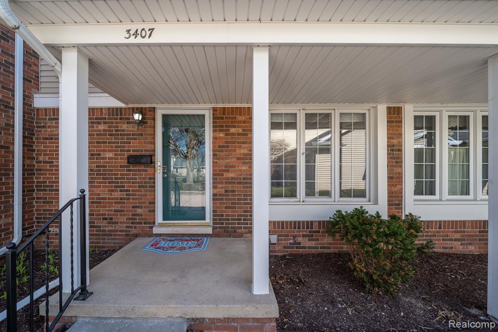 3407 Crooks Road Royal Oak, MI 48073 - Photo 3 of 29