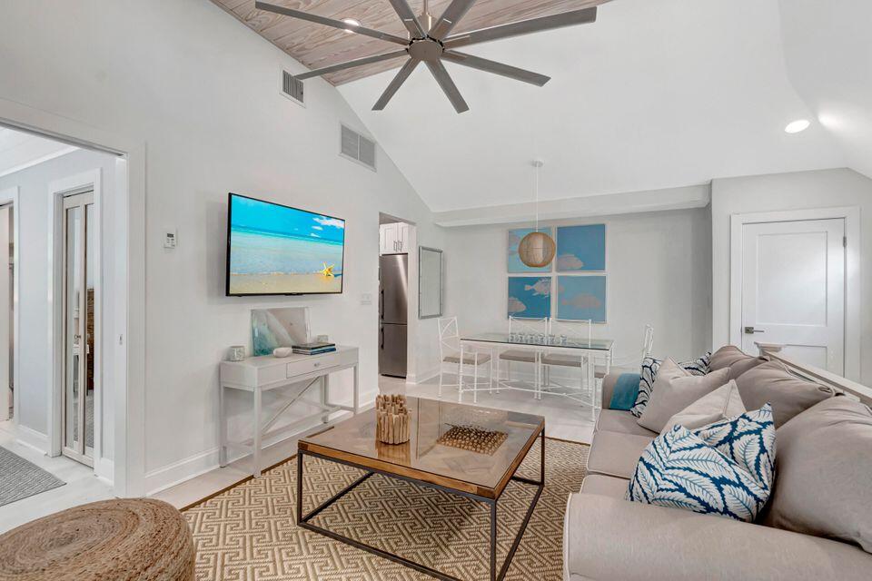 235 Dyer Road, Unit B West Palm Beach, FL 33405 - Photo 5 of 19 Living Room