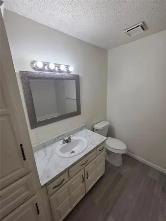 $1,895 | 521 East Jay Court, DeSoto, TX 75115