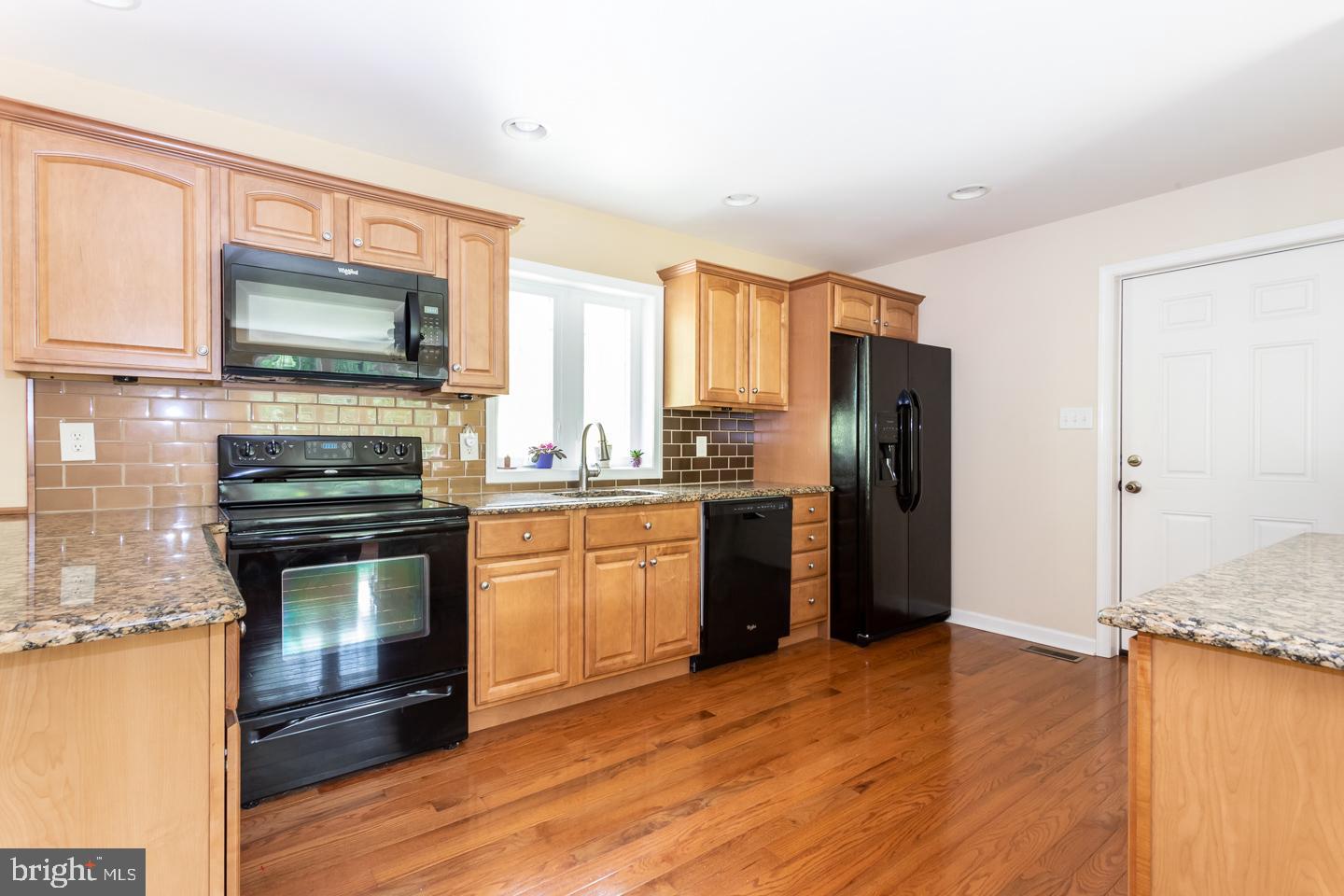 141 Zaleski Road Coatesville, PA 19320 - Photo 3 of 27