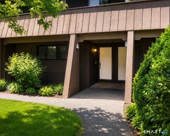 $3,250 | 185 Knapps Highway, Unit 185, Fairfield, CT 06825