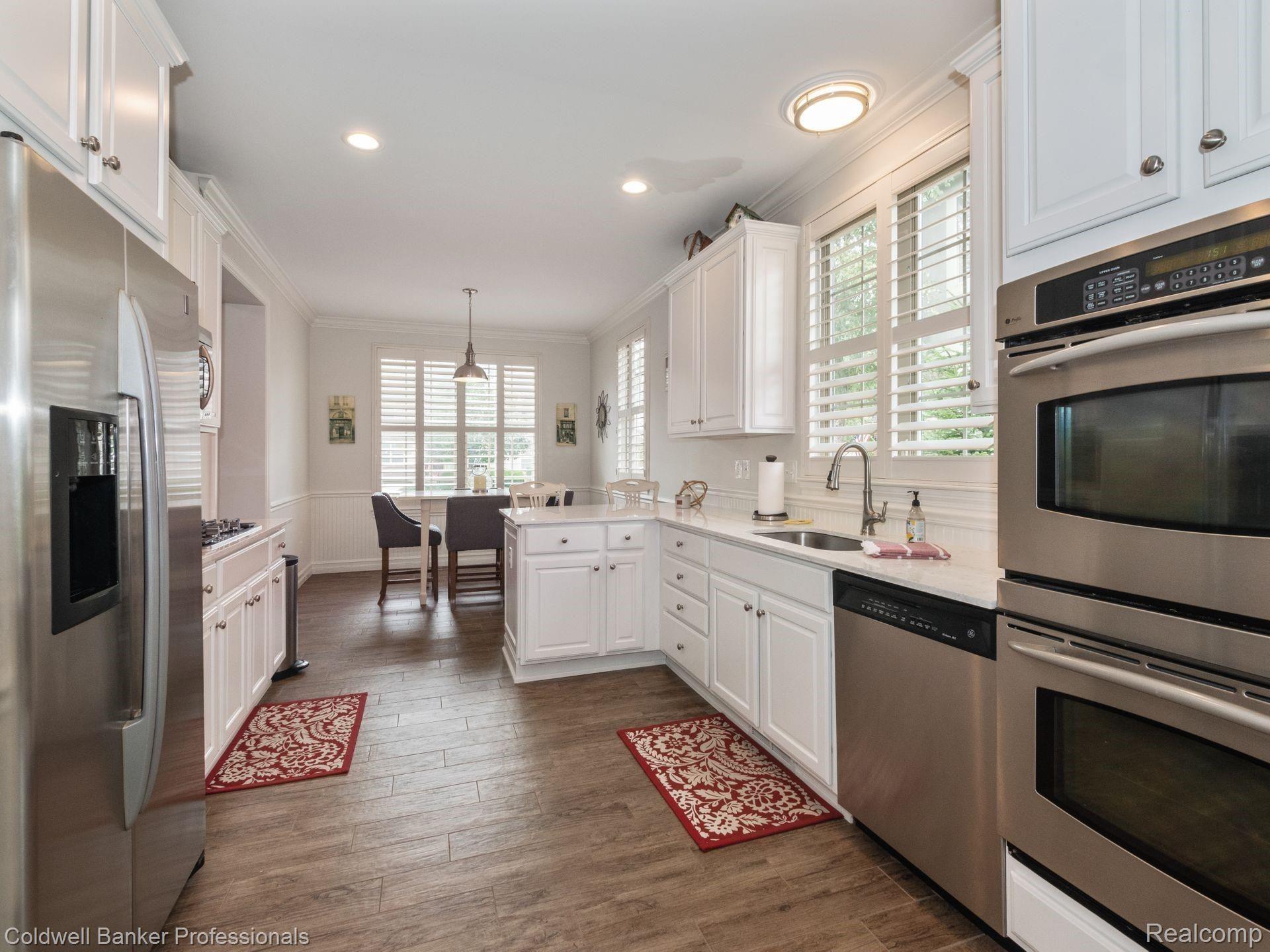 3817 Winding Brk Circle Rochester, MI 48309 - Photo 9 of 46 9.jpg