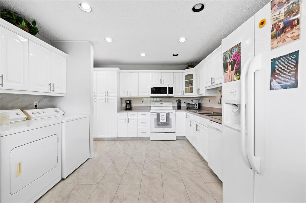 1621 Northwest 20th Avenue, Unit 203 Delray Beach, FL 33445 - Photo 1 of 25