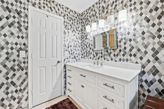 $169,000 | 1621 Northwest 20th Avenue, Unit 203, Delray Beach, FL 33445