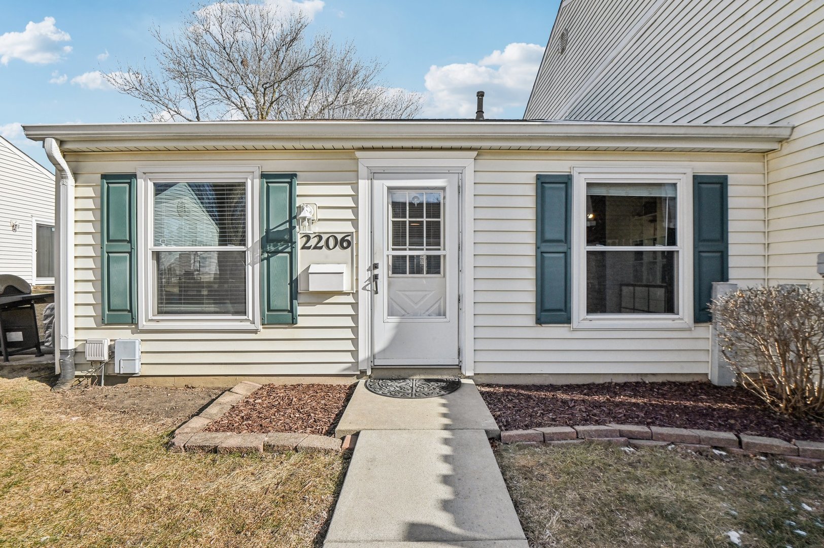 2206 Cardinal Court Streamwood, IL 60107 - Photo 1 of 15