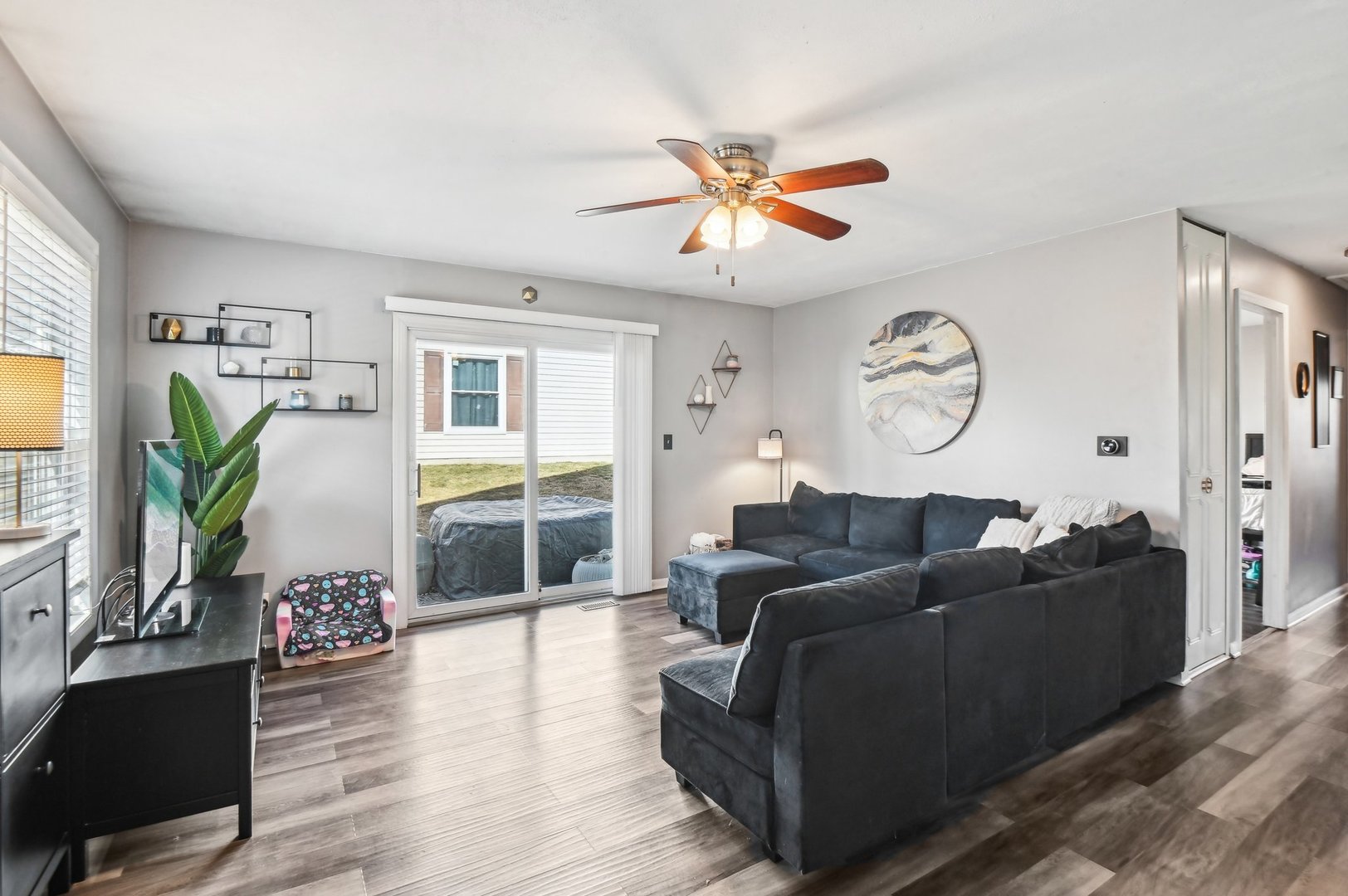 2206 Cardinal Court Streamwood, IL 60107 - Photo 2 of 15