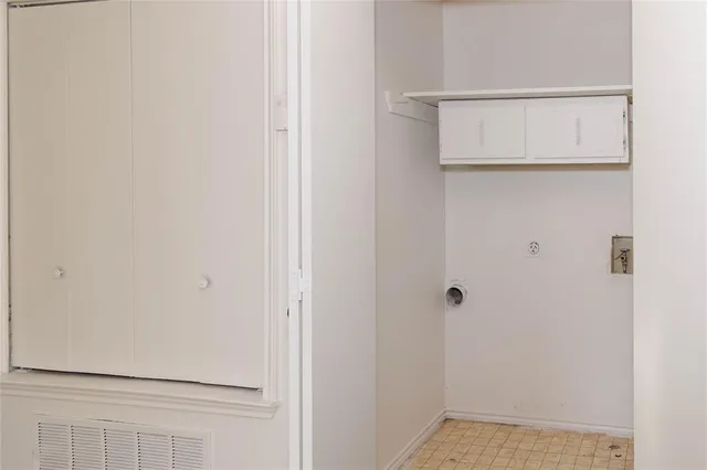 $159,999 | 2910 Tanglewood Drive, Lancaster, TX 75134