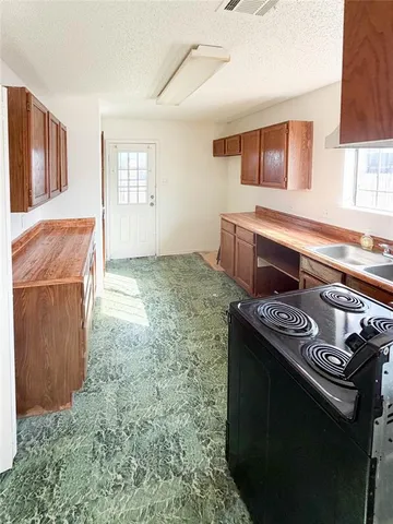 $159,999 | 2910 Tanglewood Drive, Lancaster, TX 75134