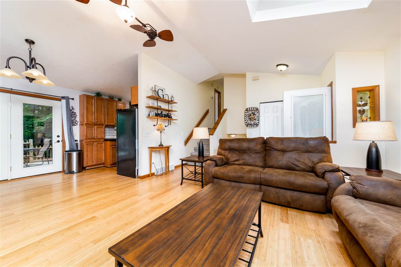 3762 Manchester Road Traverse City, MI 49686 - Photo 12 of 29 1878282-11.JPG