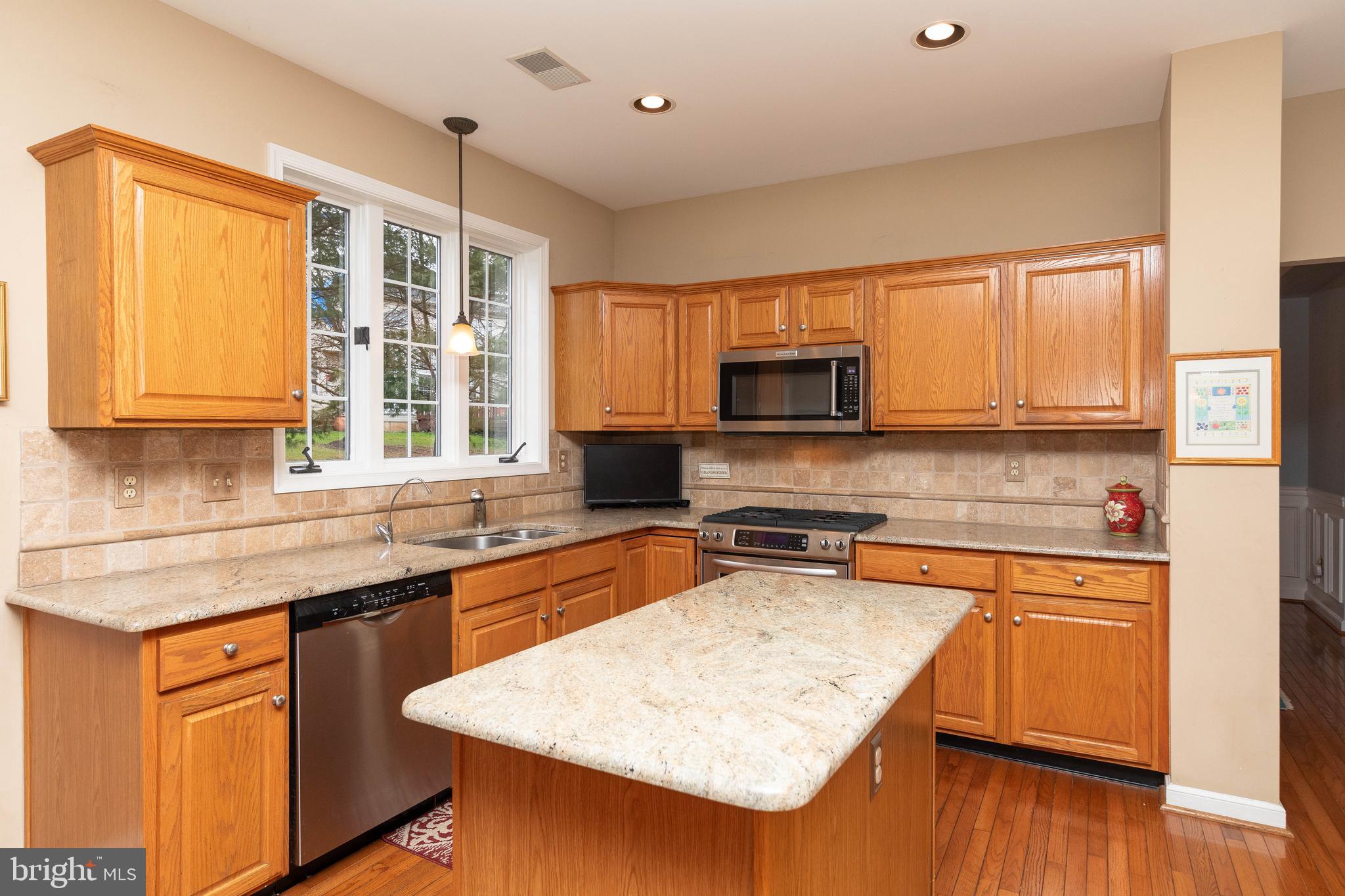 1105 Ashridge Court Ambler, PA 19002 - Photo 7 of 41 Center Island
