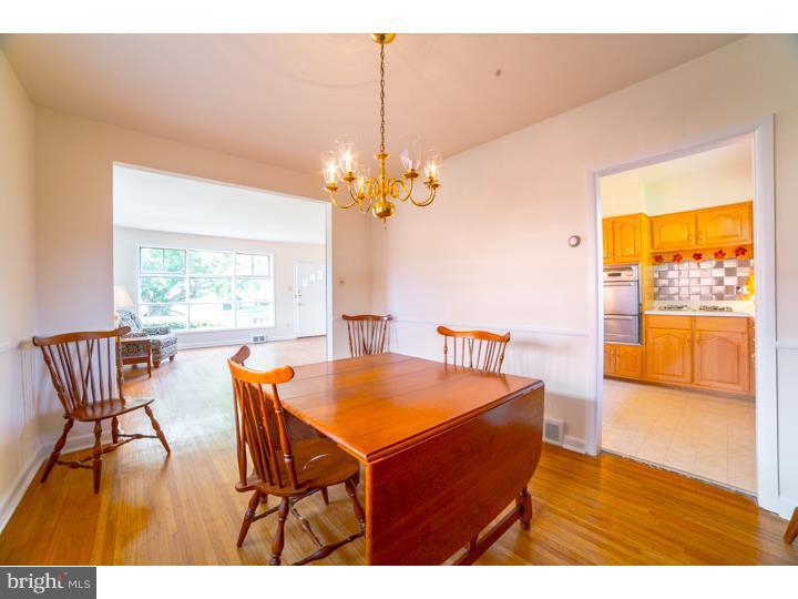 332 Rittenhouse Circle Havertown, PA 19083 - Photo 4 of 12 Dining Room