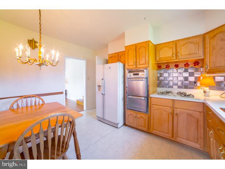 332 Rittenhouse Circle Havertown, PA 19083 - Photo 5 of 12 Kitchen