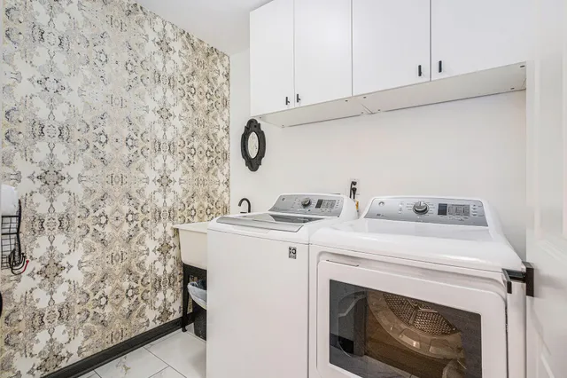 $390,000 | 8876 Creekway Drive, Ypsilanti, MI 48197