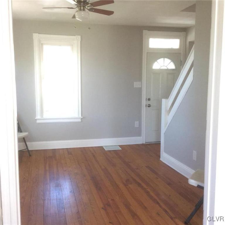 5165 Springmill Road Whitehall, PA 18052 - Photo 14 of 37 Living Room