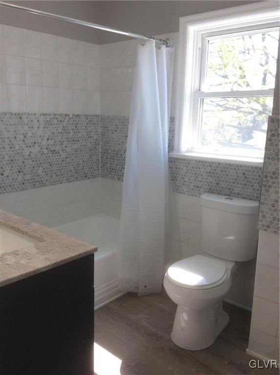 5165 Springmill Road Whitehall, PA 18052 - Photo 28 of 37 Full bathroom