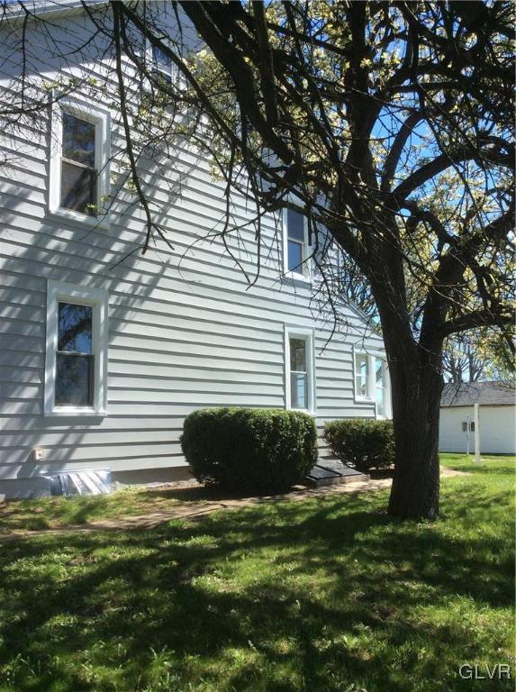 5165 Springmill Road Whitehall, PA 18052 - Photo 7 of 37 Gallery Image 7