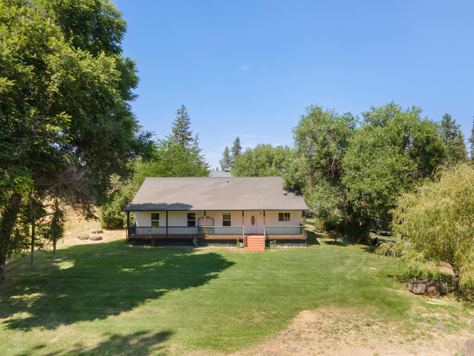 9204 North Dover Road Nine Mile Falls, WA 99026 - Photo 2 of 42 Gallery Image 2