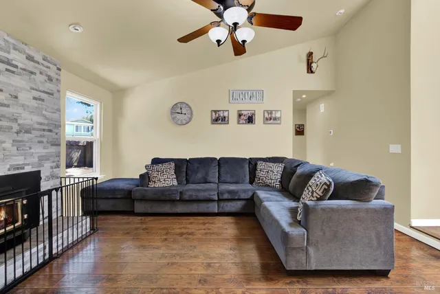 $649,900 | 680 Silver Lake Drive, Fairfield, CA 94534