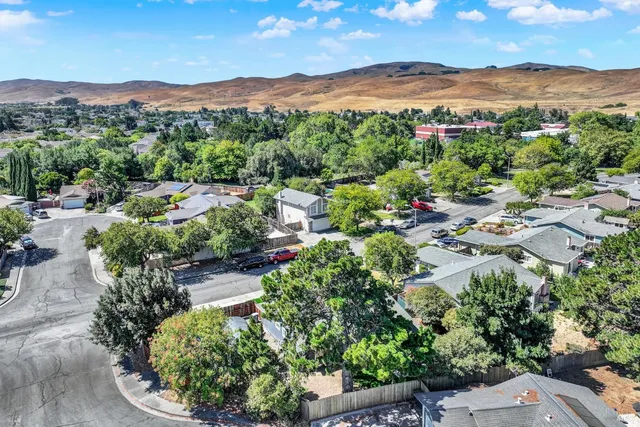 $649,900 | 680 Silver Lake Drive, Fairfield, CA 94534