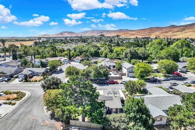 $649,900 | 680 Silver Lake Drive, Fairfield, CA 94534