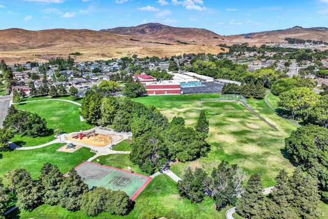 $649,900 | 680 Silver Lake Drive, Fairfield, CA 94534