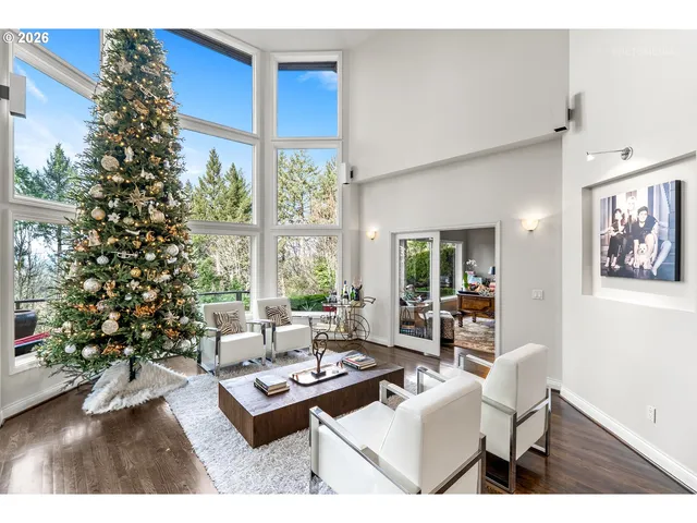 $1,795,000 | 2543 Palisades Crest Drive, Lake Oswego, OR 97034