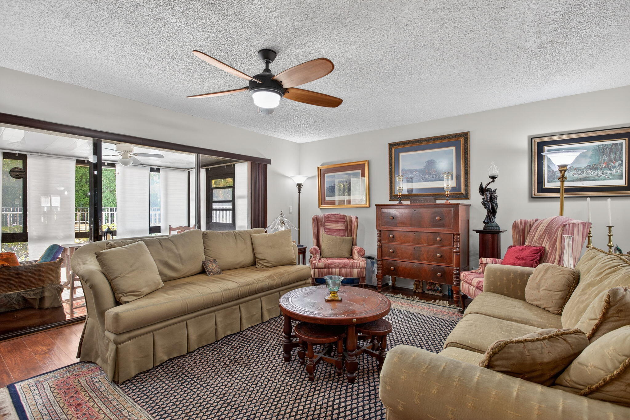 2122 Northeast 44th Street Lighthouse Point, FL 33064 - Photo 19 of 36 Large living space