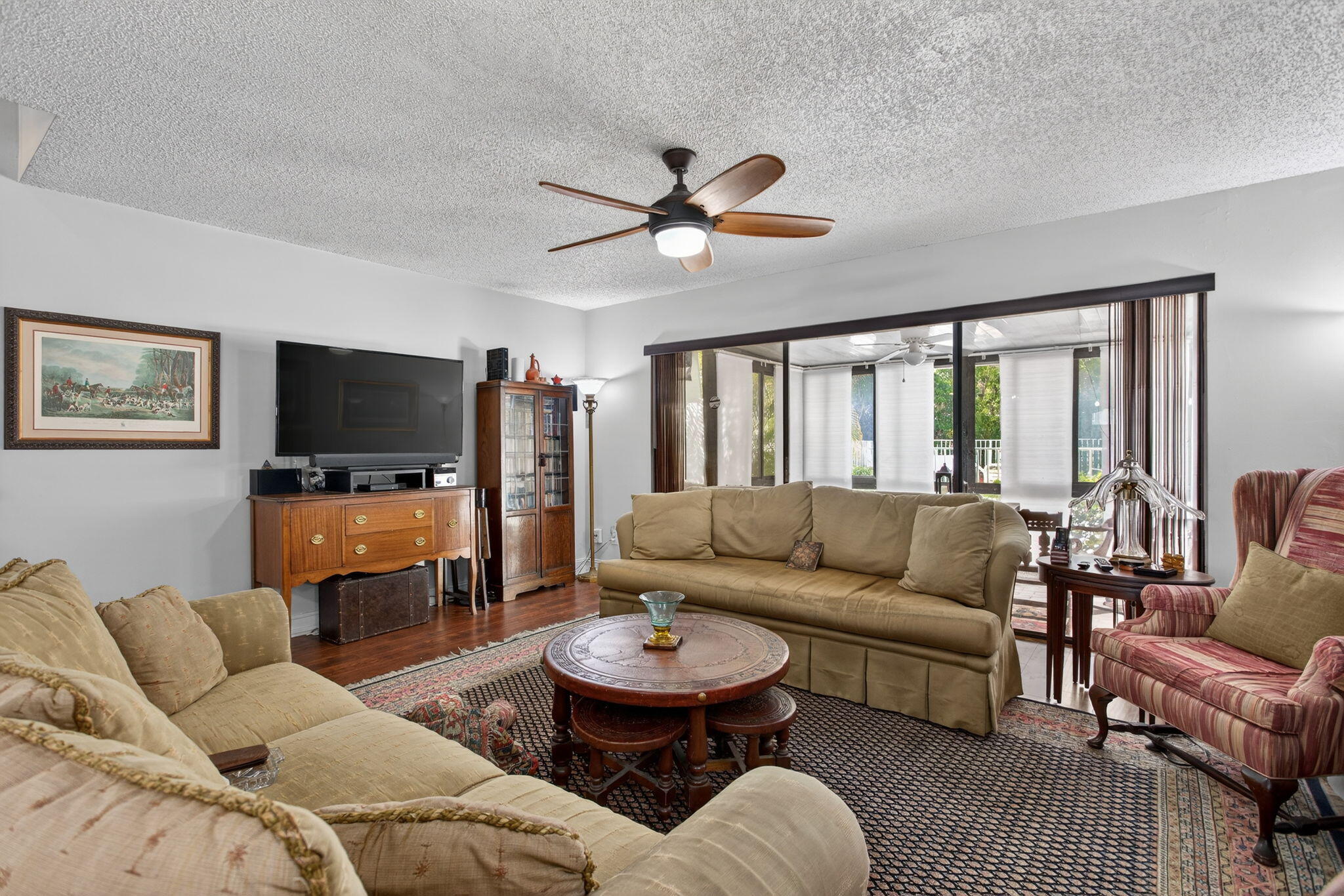 2122 Northeast 44th Street Lighthouse Point, FL 33064 - Photo 20 of 36 Living Space w/Sliders to enclosed patio