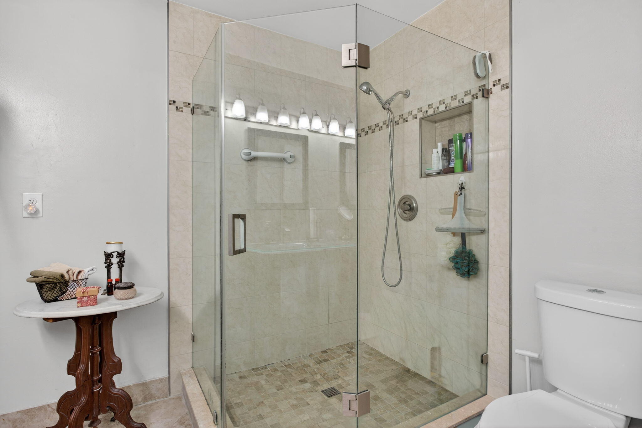 2122 Northeast 44th Street Lighthouse Point, FL 33064 - Photo 4 of 36 Walk in Shower