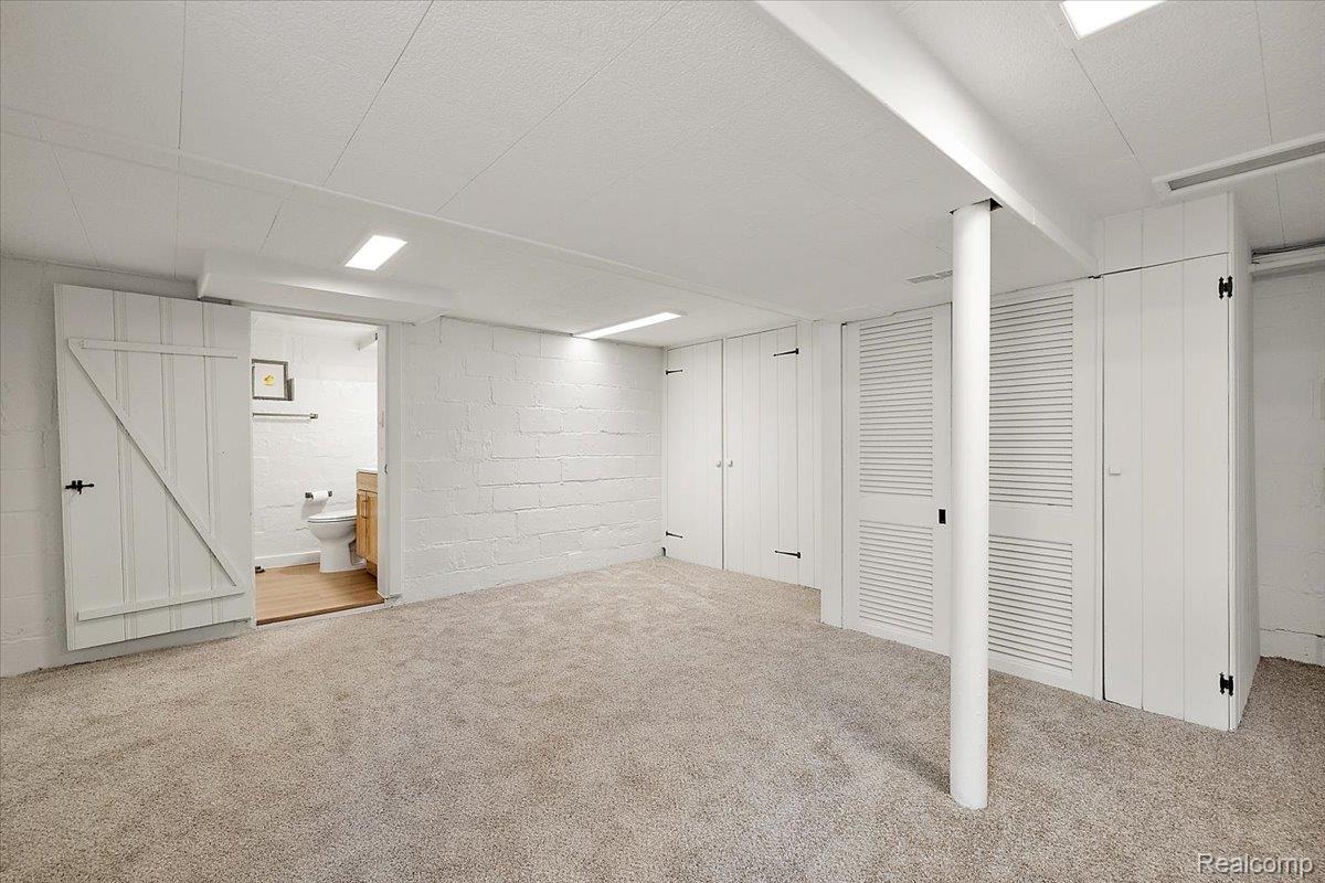 2136 Dorchester Road Birmingham, MI 48009 - Photo 48 of 76 102-2136 Dorchester-99.jpg